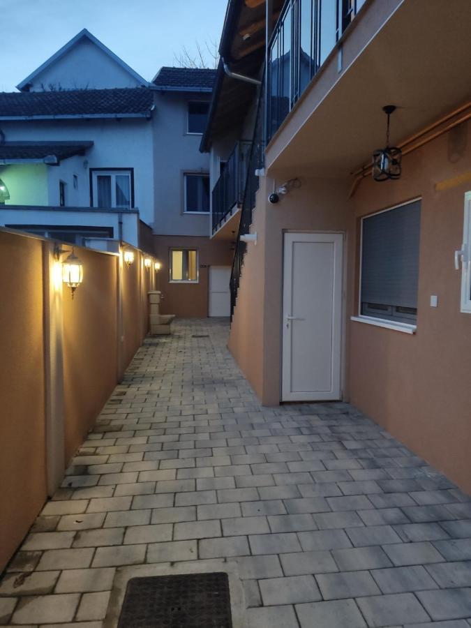 Apartmani Sladjana Novi Sad Bagian luar foto